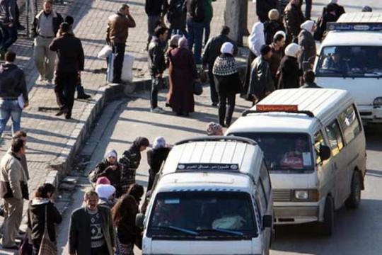 دمشق تشهد أزمة مواصلات خانقة والأهالي يبحثون عن وسائل بديلة