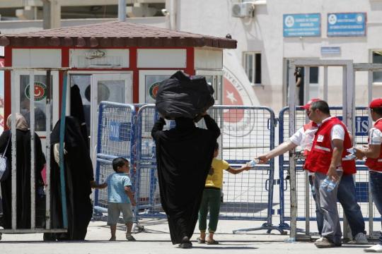 معبر "تل أبيض" يحدد آخِر موعد لدخول السوريين من تركيا ضِمن "إجازة الزلزال