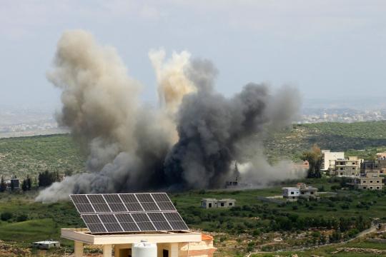 13 غارة إسرائيلية تستهدف مواقع حزب الله جنوب لبنان وتقتل قيادياً في لواء الرضوان