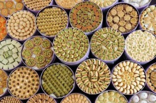 تضاعُف أسعار الحلويات خلال شهر رمضان في مناطق سيطرة النظام