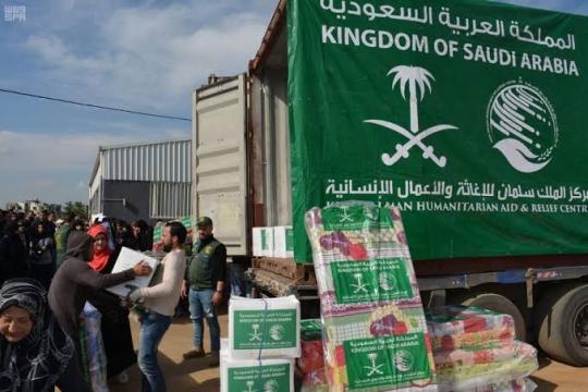 الحملة الشعبية السعودية لإغاثة متضرري الزلزال تصل إلى 85 مليون دولار