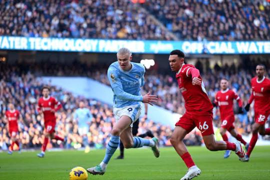 ليفربول ومانشستر سيتي يقتسمان نقاط قمة الجولة 13 من الدوري الإنجليزي