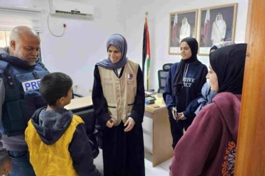 وفد قطري يدخل غزة في أول زيارة لمسؤولين عرب منذ بَدْء الحرب
