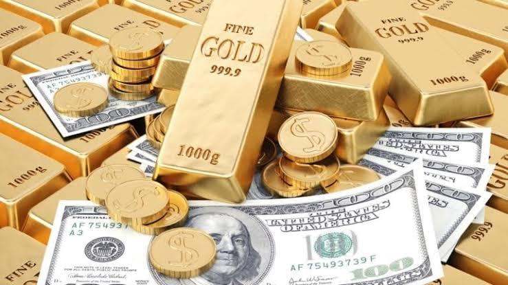 الليرة السورية تنخفض أمام الدولار.. والذهب يرتفع لمستوى قياسي