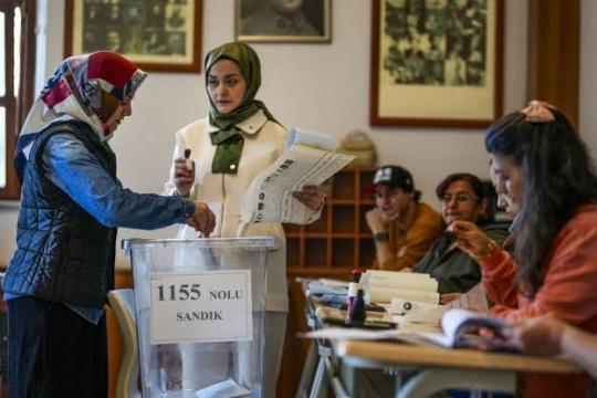 انطلاق عملية التصويت للانتخابات المحلية في تركيا