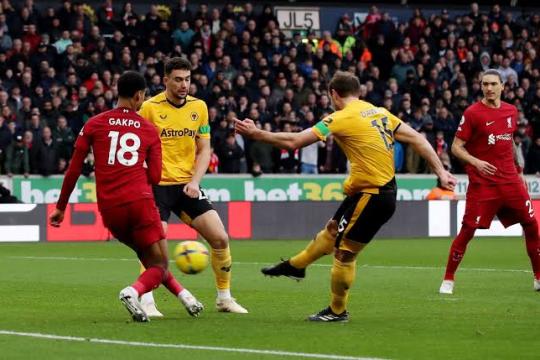 ليفربول" يُمنَى بهزيمة مذلّة أمام "وولفرهامبتون" في الدوري الإنجليزي 