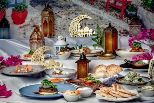 موائد خجولة وأطباق غيَّبها الغلاء عن وجبات الإفطار الأولى في حمص