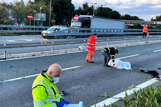 خلال رحلة اللجوء.. حادث سير يُودِي بحياة 8 سوريين في صربيا