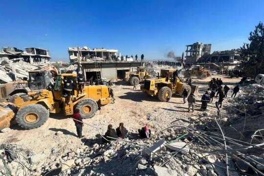 درعا.. تبرعات لدعم متضرري الزلزال والأهالي يرفضون تسليمها للنظام