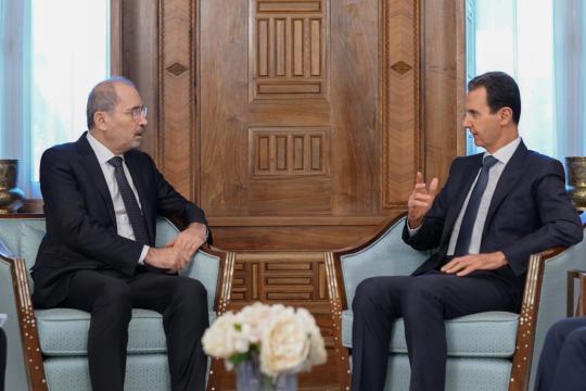 وزير الخارجية الأردني يلتقي بشار الأسد في دمشق ويَعِد بمزيد من الدعم
