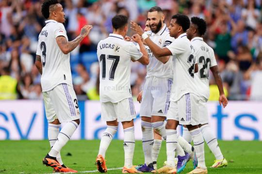 ريال مدريد يتغلب على ألميريا برباعية في الدوري الإسباني