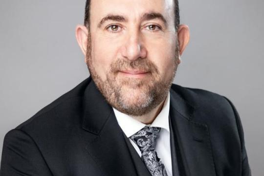 د.أسامة قاضي: كتاب "سيناريوهات إعادة الإعمار في سوريا: ألمانيا الغربية أو فيتنام ..أم الشيشان