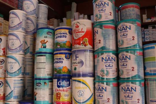 أسعار حليب الأطفال تحلق عالياً في مناطق سيطرة النظام السوري