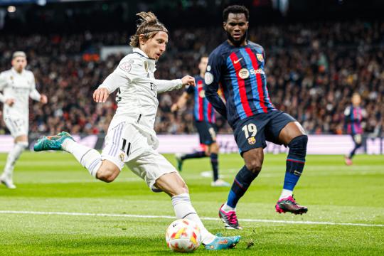 كأس ملك إسبانيا.. برشلونة يعود بفوز ثمين من معقل ريال مدريد