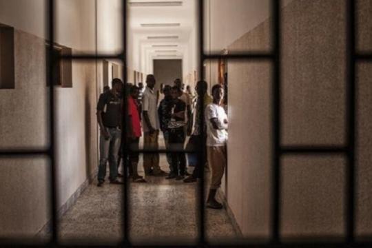 سوريون يضربون عن الطعام في أحد السجون الليبية مطالبين بإطلاق سراحهم
