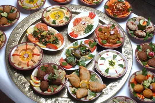 رمضان في سورية.. كم تحتاج أسرة من 5 أشخاص لتحضير وجبة الإفطار بالحد الأدنى؟