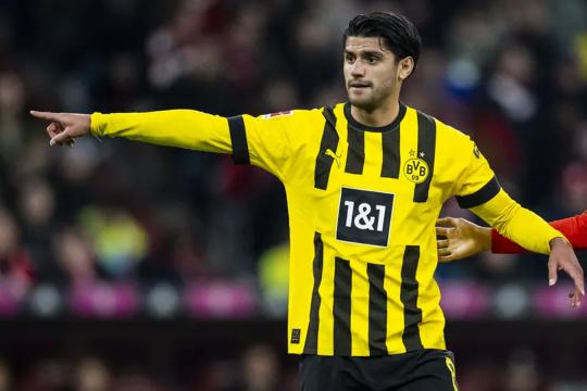 لاعب سوري ينتقل إلى الدوري الإنجليزي لكرة القدم.. مَنْ هو؟