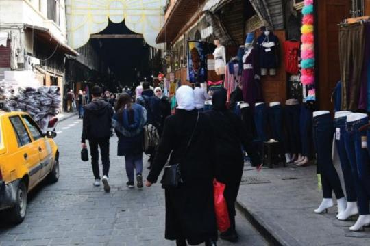 أسعار الألبسة ترتفع بنسبة 300% في حلب مقارنة بالعام الماضي