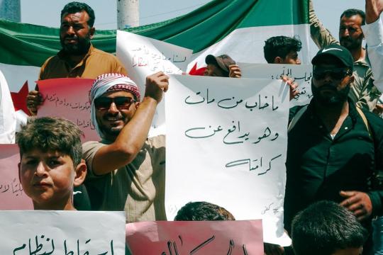 الحراك الثوري لأبناء الرقة يجدد مطالبه وينفي إلغاء الرسوم المفروضة على محصول القمح