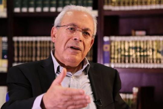 كيف قرأ السياسي برهان غليون تقارُب السعودية مع النظام السوري؟