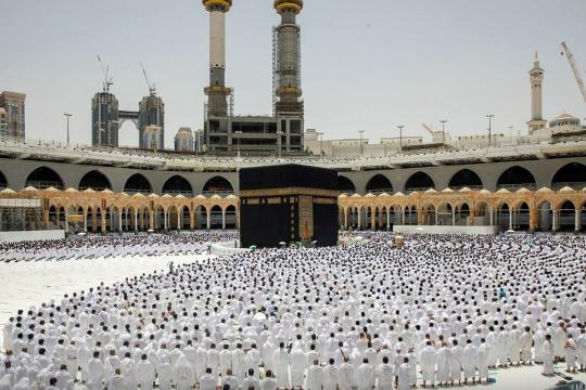 السعودية توكل لـ"اللجنة العليا" ملف حج السوريين في الشمال وتركيا