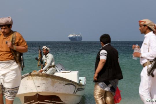 بريطانيا تهدد الحوثيين بمزيد من الضربات في البحر الأحمر