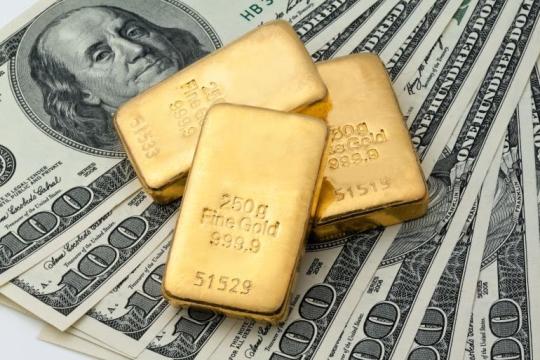 انخفاض جديد لليرة السورية.. وارتفاع الذهب مستمرّ