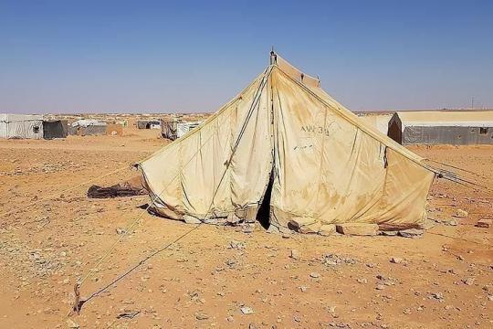 رغم أوضاعه المأساوية.. الأردن يُرحِّل سوريين إلى مخيم الركبان