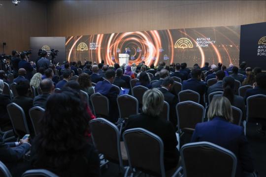 أبعاد للدراسات يكشف عن أهداف منتدى أنطاليا وعلاقته بالتحوُّلات السياسية في تركيا