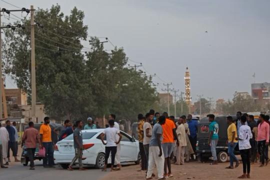 الأردن يجلي مواطنين سوريين عالقين في السودان
