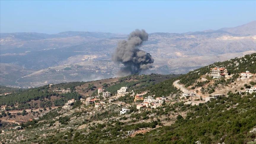 بينهم 3 أطفال.. مقتل خمسة سوريين بغارة إسرائيلية على جنوب لبنان