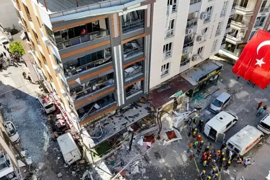 عشرات القتلى والجرحى إثر انفجار عبوة غاز في إزمير التركية
